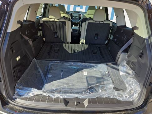 New 2025 Subaru Ascent Limited image 17