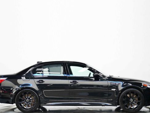 Used 2006 BMW M5 RWD image 2
