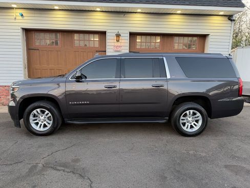 Used 2018 Chevrolet Suburban LT image 6