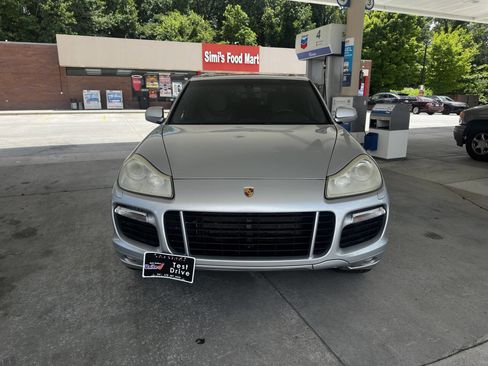 Used 2008 Porsche Cayenne GTS image 2