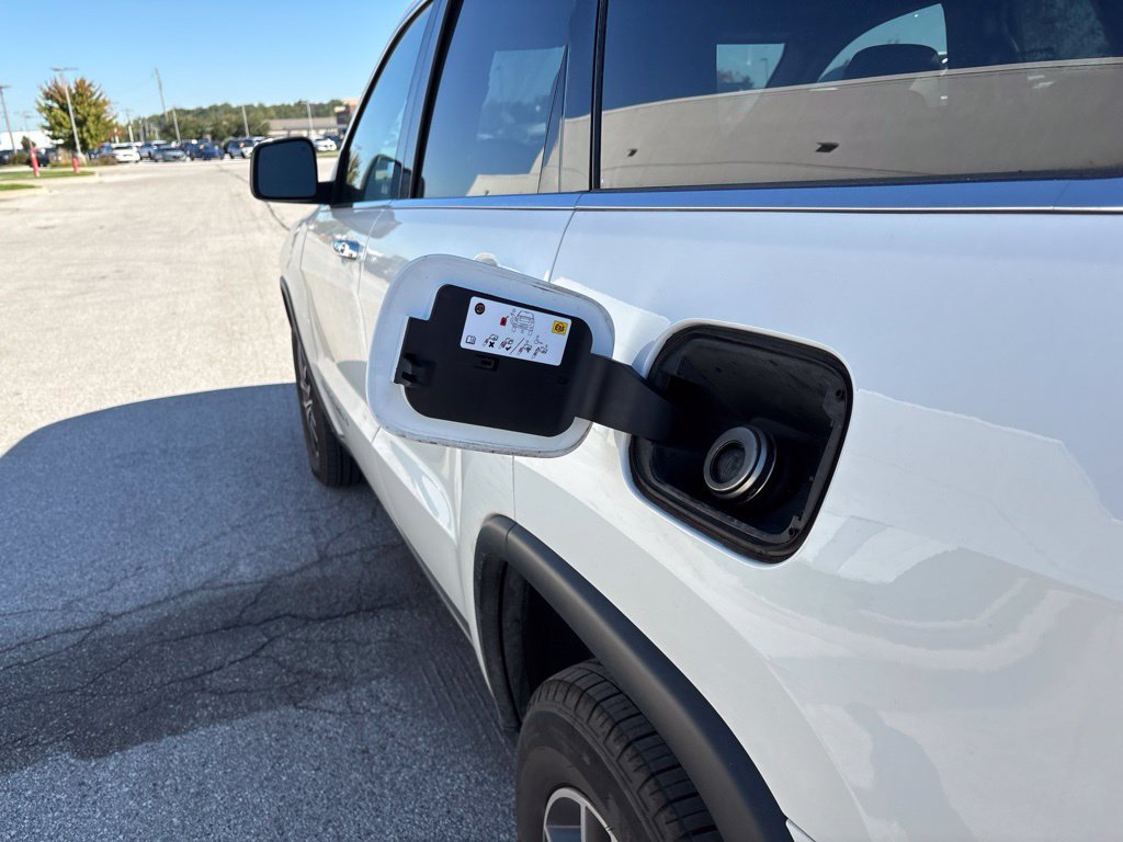 Used 2020 Jeep Grand Cherokee Limited AWD/4WD image 7