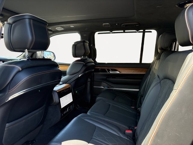 Used 2022 Jeep Grand Wagoneer Series III w/ Flexible Seating Group AWD/4WD image 13