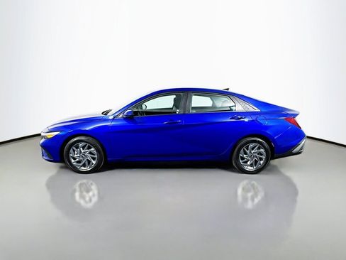 Used 2024 Hyundai Elantra SEL FWD image 2