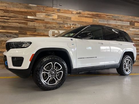 Used 2022 Jeep Grand Cherokee Trailhawk image 18