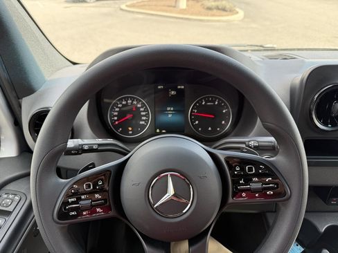 New 2024 Mercedes-Benz Sprinter 2500 image 30