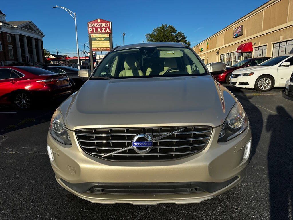 Used 2017 Volvo XC60 T5 Inscription w/ Preferred Option Package FWD image 2
