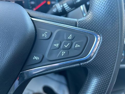 Used 2020 Chevrolet Equinox LS image 19