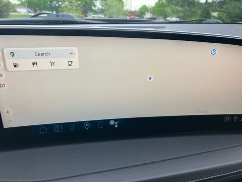 Used 2024 Cadillac XT4 Luxury w/ Cold Weather Package AWD/4WD image 15