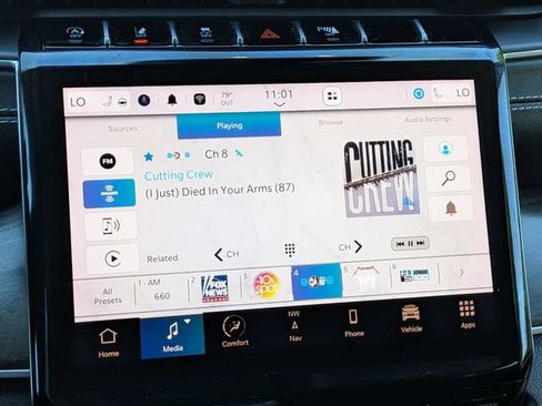 New 2023 Jeep Grand Cherokee Limited w/ Luxury Tech Group II AWD/4WD image 24