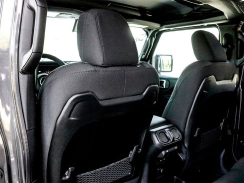 New 2025 Jeep Gladiator Mojave w/ Safety Group image 21