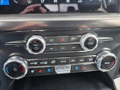 Used 2025 Ford F150 Lariat AWD/4WD image 39