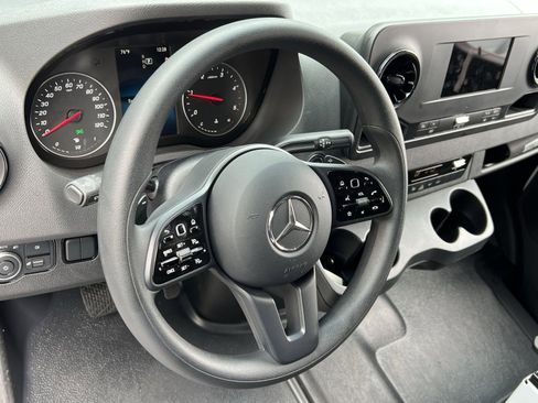 Used 2024 Mercedes-Benz Sprinter 2500 image 14