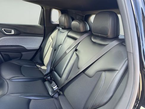 Used 2025 Jeep Compass Latitude image 26