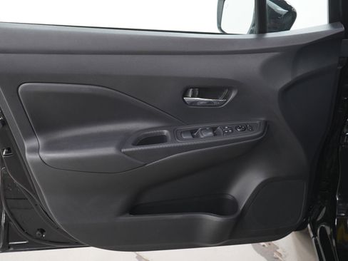 Used 2025 Nissan Versa SV FWD image 18