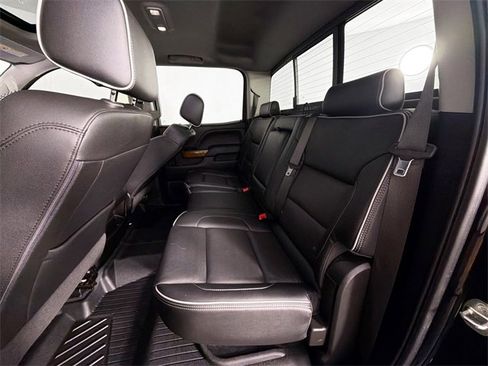 Used 2019 Chevrolet Silverado 2500 High Country image 23