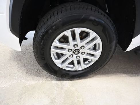 Used 2023 Toyota Tundra SR5 w/ SR5 Convenience Package AWD/4WD image 33