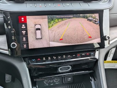 New 2026 Jeep Grand Cherokee Limited AWD/4WD image 25