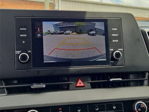 Certified 2025 Kia Sportage LX AWD/4WD image 60
