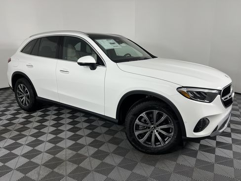 Used 2026 Mercedes-Benz GLC 300 4MATIC image 2