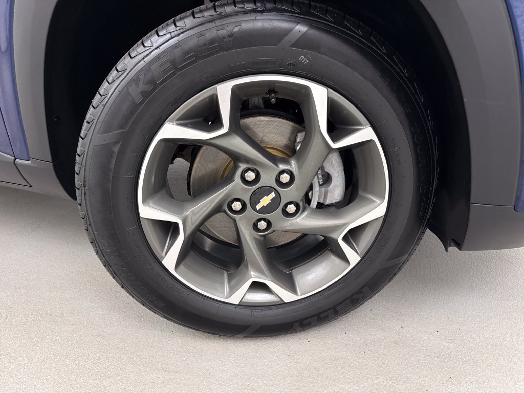 Certified 2024 Chevrolet Trax LT w/ Driver Confidence Package FWD image 31