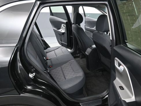 Used 2017 Kia Niro FE image 29