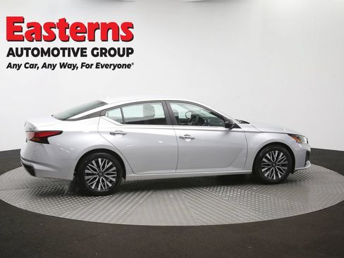Used 2024 Nissan Altima 2.5 SV FWD image 43