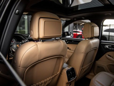 Certified 2020 Porsche Macan S AWD/4WD image 27
