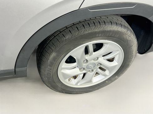 Used 2023 Hyundai Venue SE w/ Cargo Package FWD image 28