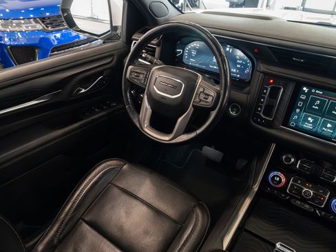 Used 2022 GMC Yukon Denali AWD/4WD image 8