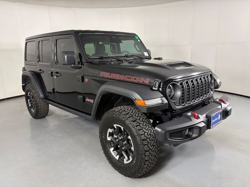 Used 2026 Jeep Wrangler Unlimited Rubicon AWD/4WD image 2