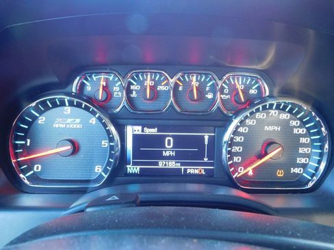 Used 2018 Chevrolet Silverado 1500 LT w/ Redline Edition image 5