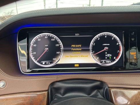 Used 2014 Mercedes-Benz S 550 Sedan w/ Sport Package w/ Sport Package image 14
