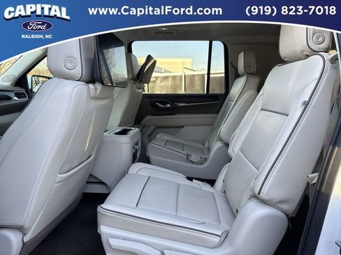 Used 2021 GMC Yukon XL Denali w/ Denali Premium Package image 16
