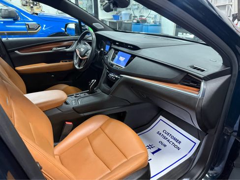 Used 2024 Cadillac XT5 Premium Luxury w/ LPO, Floor Liner Package AWD/4WD image 29