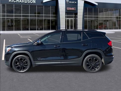 Used 2021 GMC Terrain SLE w/ Driver Convenience Package image 2