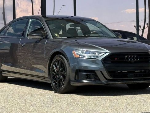 Used 2021 Audi S8 L w/ S8 Executive Package image 22