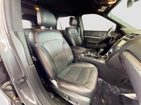 Used 2017 Ford Explorer Sport w/ Equipment Group 401A AWD/4WD image 19