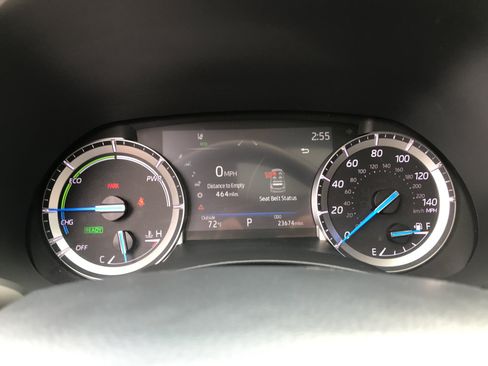 Used 2022 Toyota Highlander XLE AWD/4WD image 19