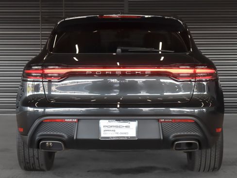 Certified 2025 Porsche Macan image 9