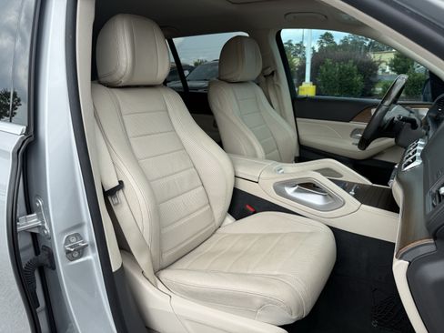 Used 2020 Mercedes-Benz GLS 450 4MATIC image 36