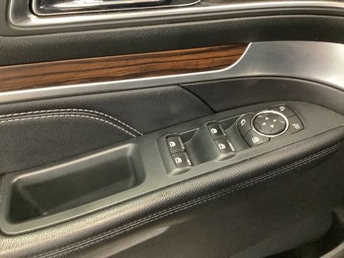 Used 2018 Ford Explorer Limited w/ Equipment Group 301A AWD/4WD image 13