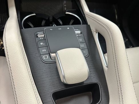 Certified 2025 Mercedes-Benz GLE 350 4MATIC w/ AMG Line Exterior image 33