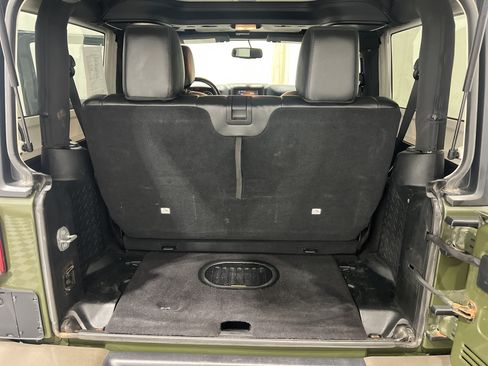 Used 2016 Jeep Wrangler Sahara AWD/4WD image 12