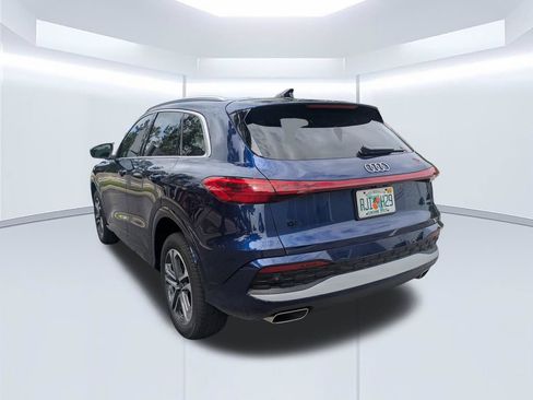 Used 2025 Audi Q5 Premium w/ Convenience Package AWD/4WD image 6
