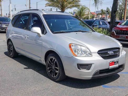 Used 2007 Kia Rondo LX image 3