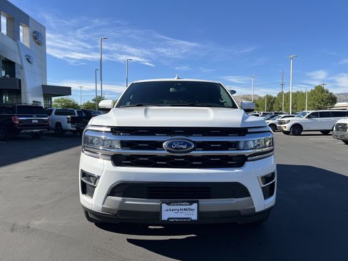 Used 2024 Ford Expedition Limited AWD/4WD image 8