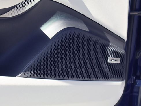Certified 2025 Porsche Macan Electric RWD image 14