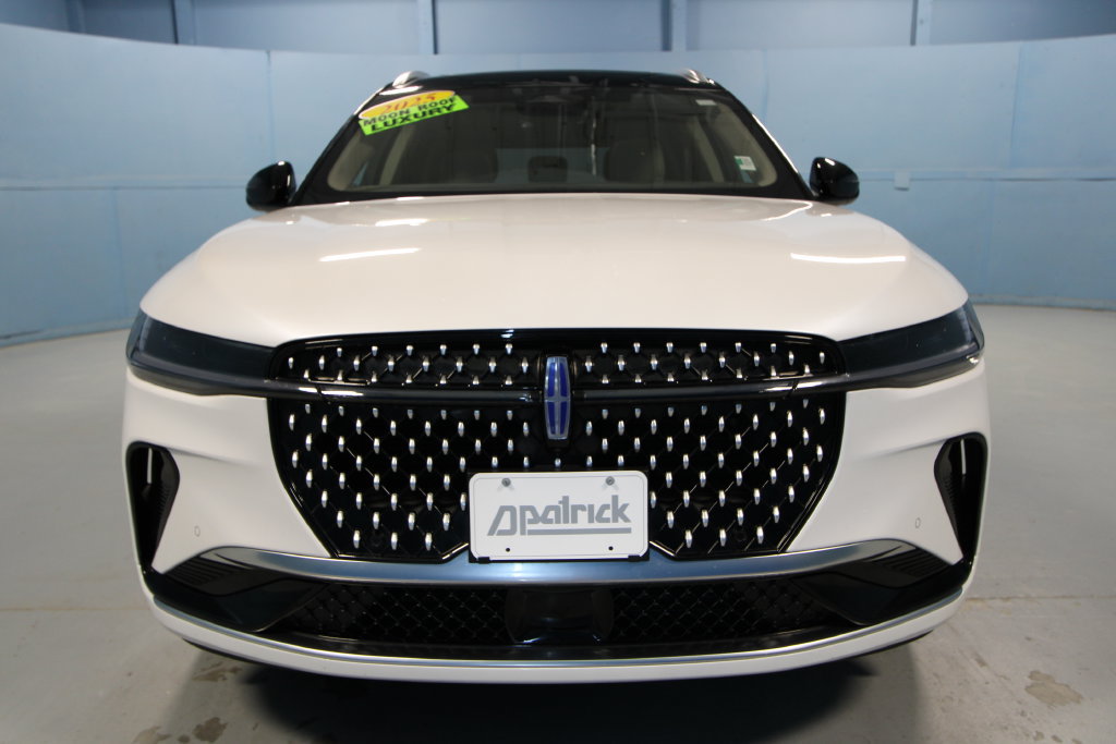 Used 2025 Lincoln Nautilus Reserve AWD/4WD image 35