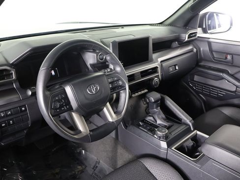 Used 2025 Toyota 4Runner SR5 image 25