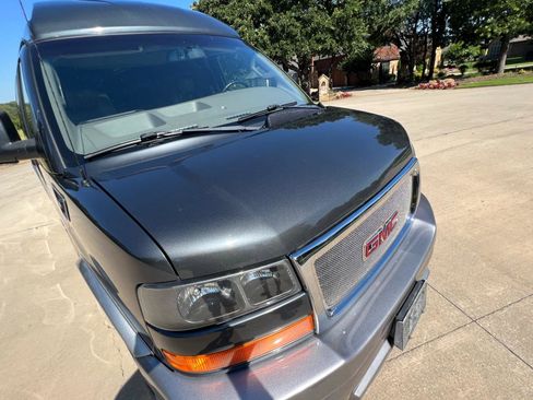 Used 2016 GMC Savana 2500 Extended image 4